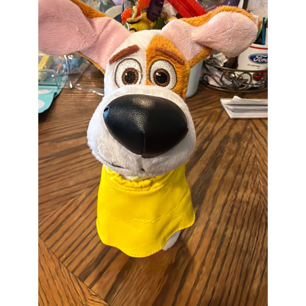 Spin Master The Secret Life of Pets Max Plush Dog Yellow Cape 72804 Movie Toy